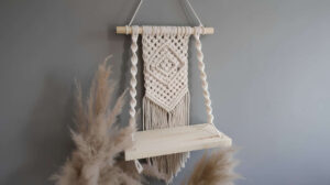 Taller macramé: soporte de estantería de madera